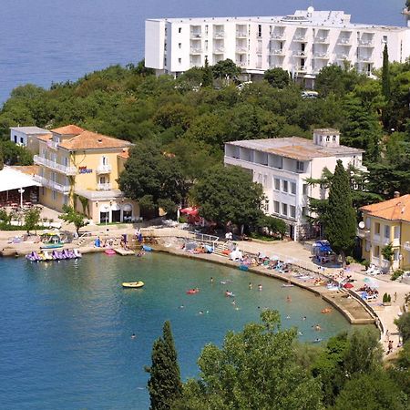 Hotel Adriatic Омишаль Экстерьер фото