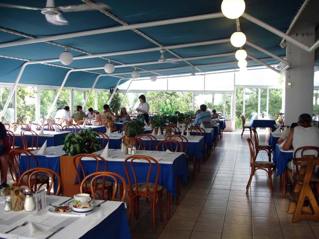 Hotel Adriatic Омишаль Экстерьер фото