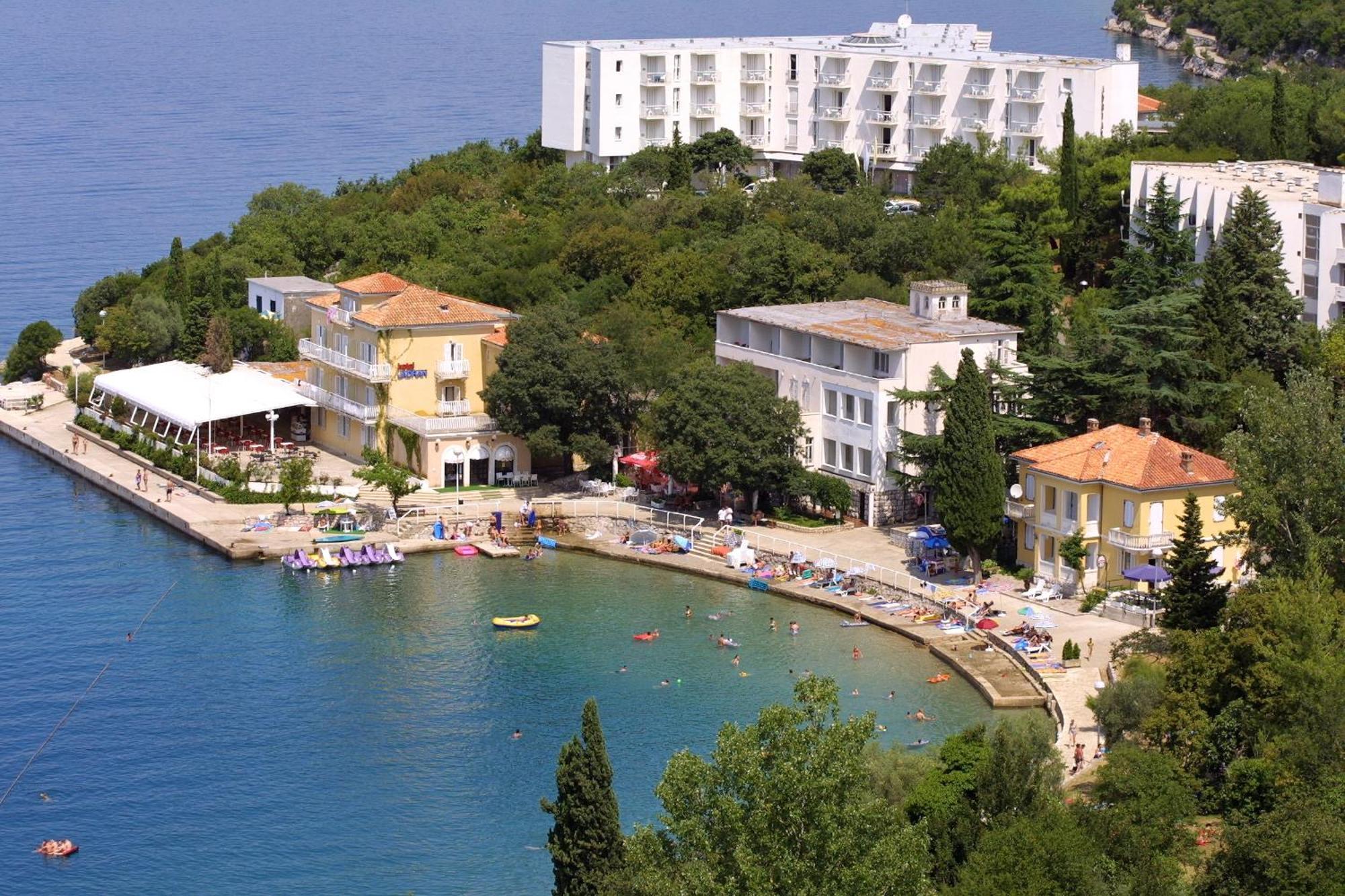 Hotel Adriatic Омишаль Экстерьер фото