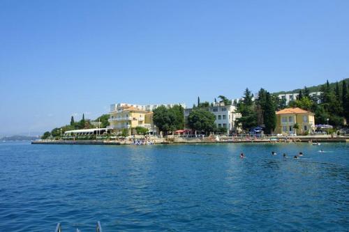 Hotel Adriatic Омишаль Экстерьер фото